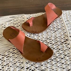 cydwoq | Shoes | Cydwoq Hillary Leather Thong Sandals | Poshmark